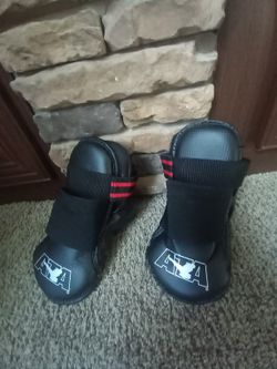 ATA MARTIAL ARTS FOOT WEAR Size 5 Kids By Walzem @Woodlake Parkway  78218