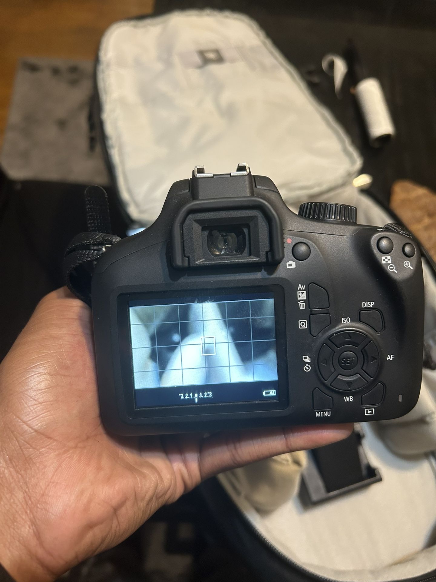 Canon EOS REBEL T100