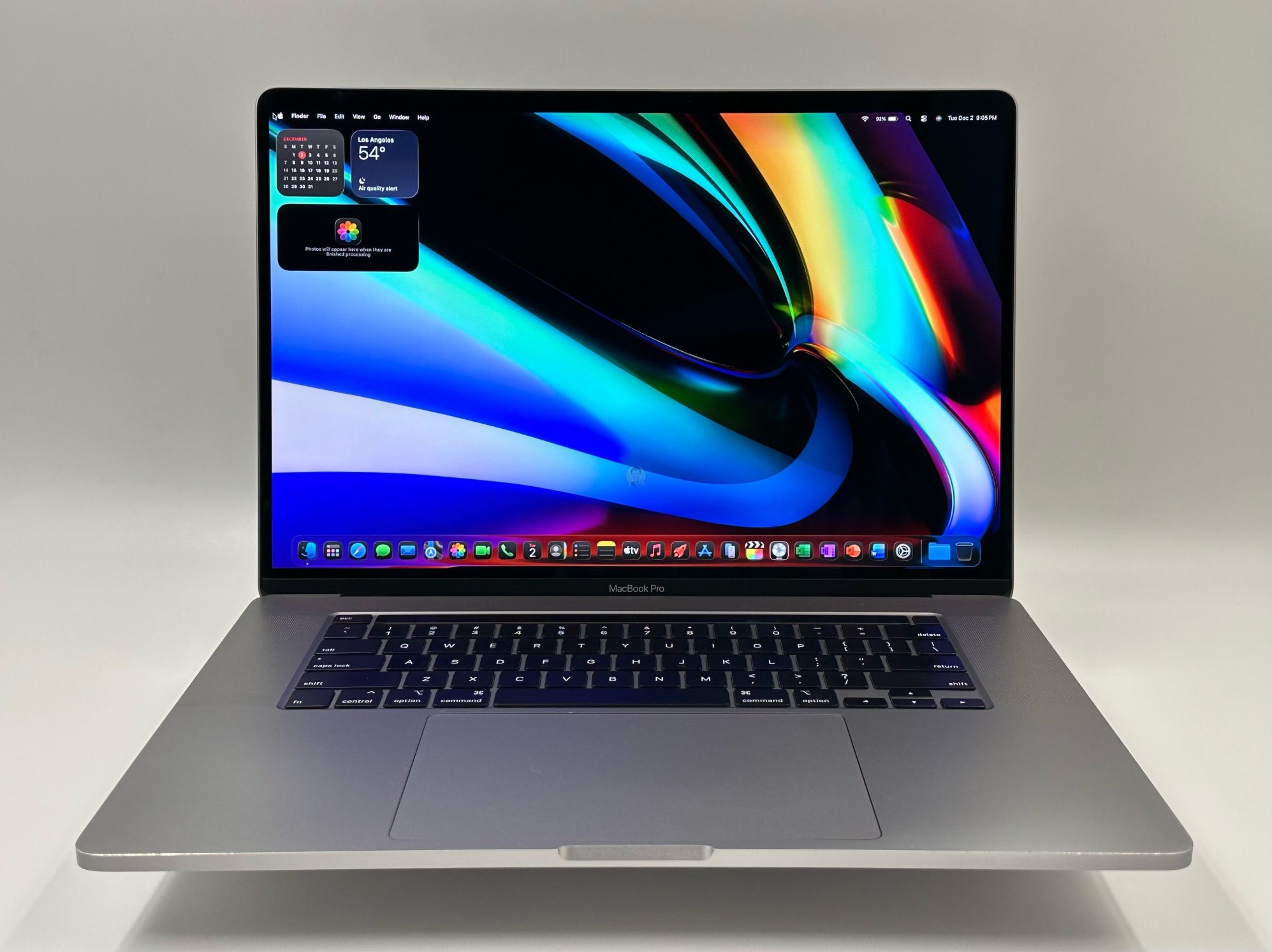 2019 16” MacBook Pro 16GB 512GB AMD 5300M