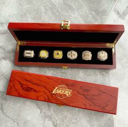 Los Angeles Lakers 6-ring gift box packaging.