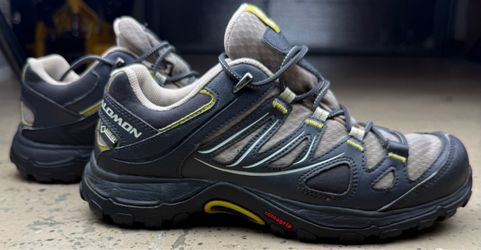 Salomon Gore-Tex Shoes Woman’s 7.5