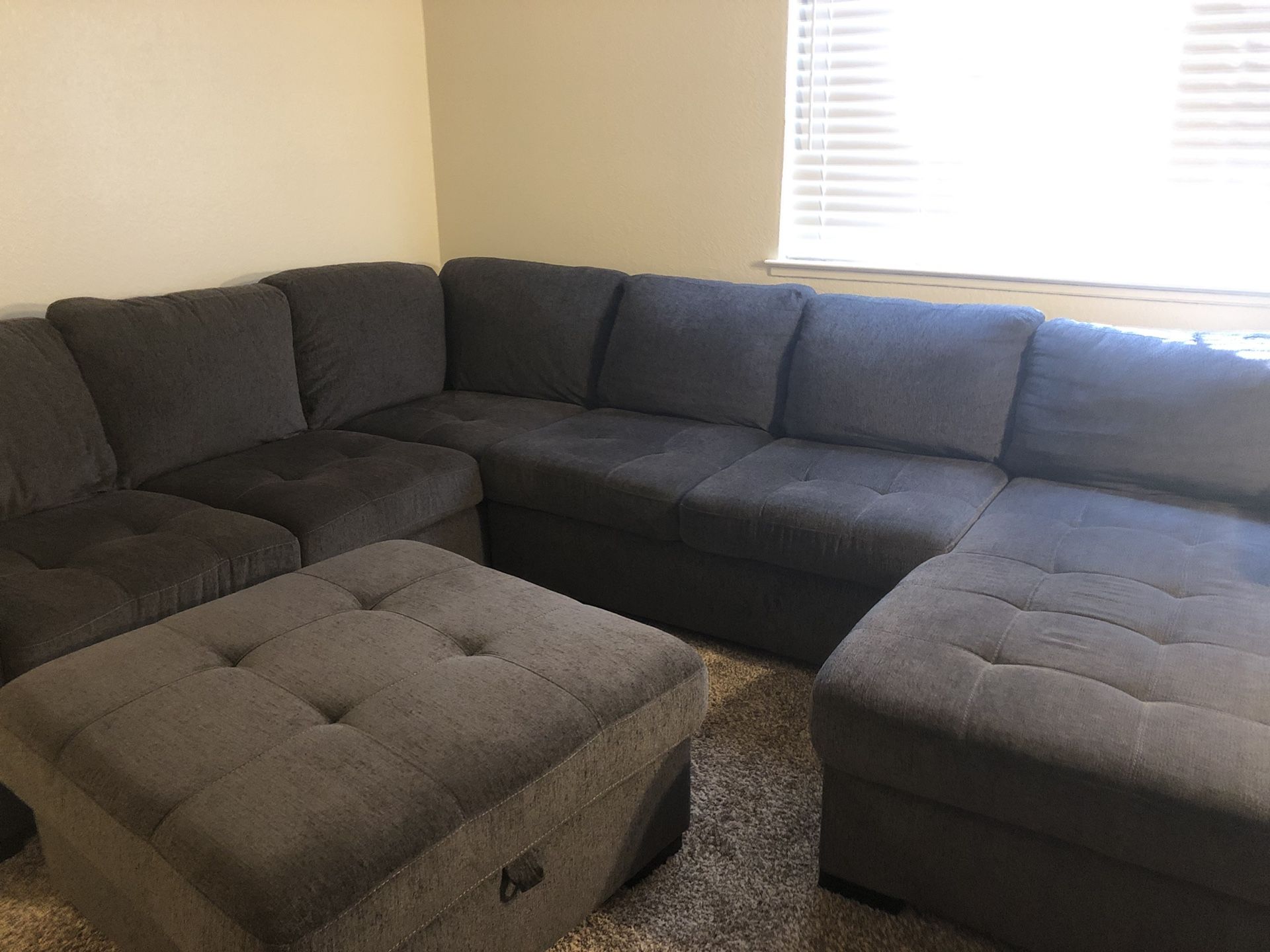 3-piece sectional couch/sofa