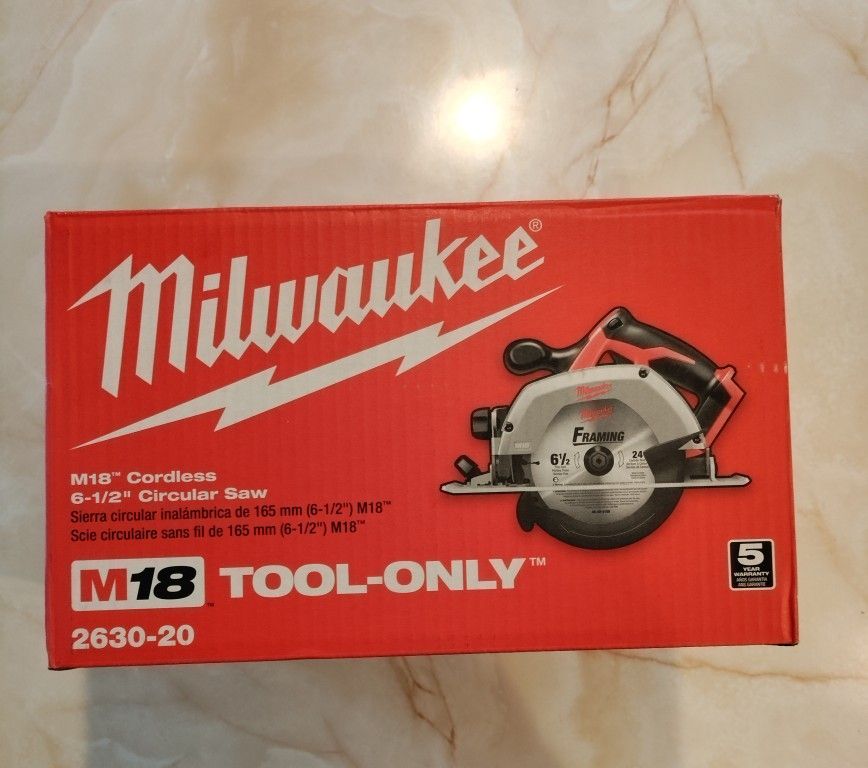 M18 Milwaukee Lithium-Ion Cordless 6-1/2 in. Circular Saw (Tool-Only)
