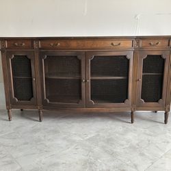 Buffet with 3 Drawers and 3 Cabinets