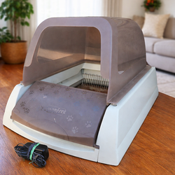 PetSafe ScoopFree® Ultra
Self-cleaning litter box with privacy hood