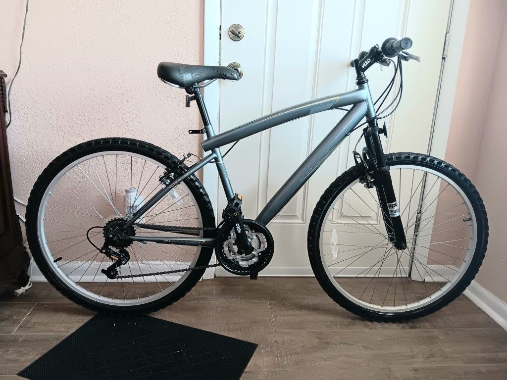 BRAND NEW MOUNTAIN BIKE SIZE 26"