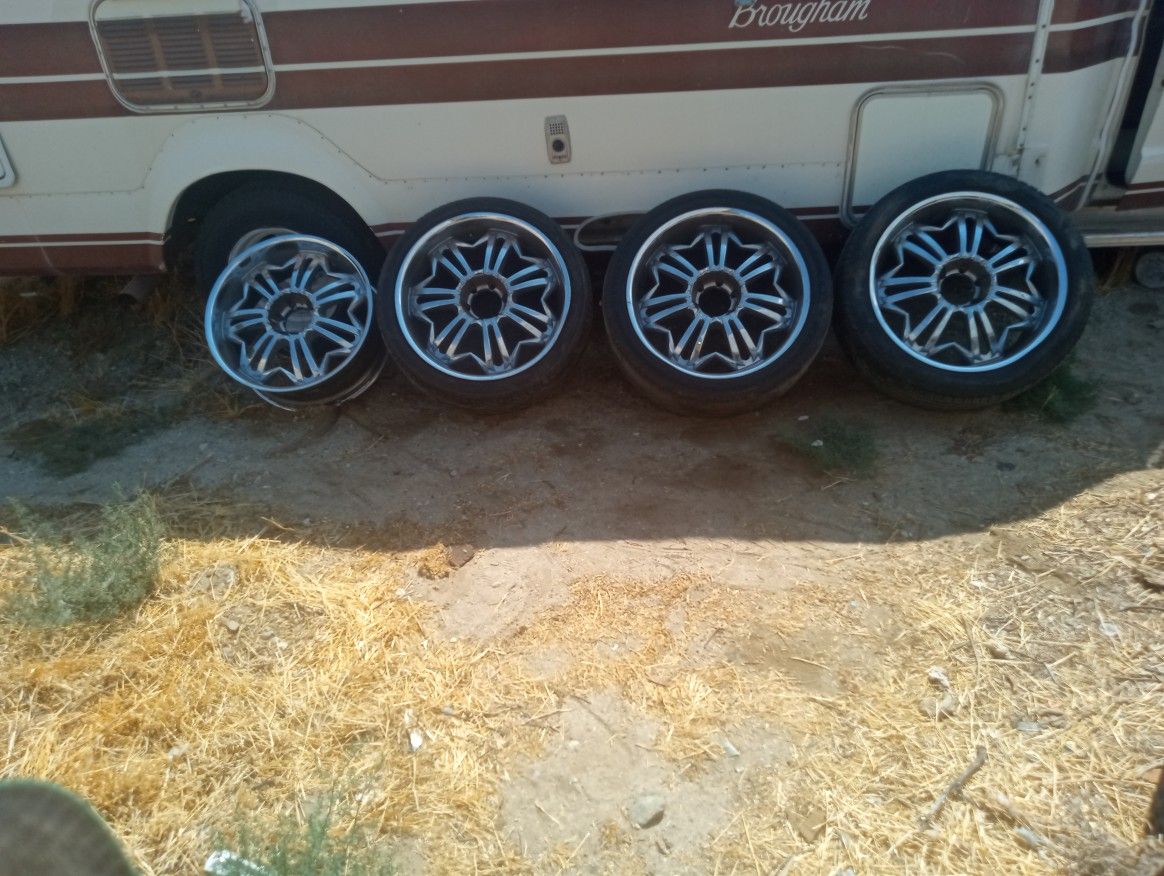 22 Inch Wheels and Tires 235-35-22