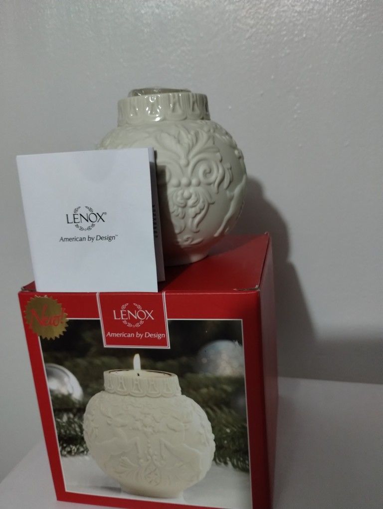 LENOX DAMASK VOTIVE - TEA LIGHT - CANDLEHOLDER 4.5"