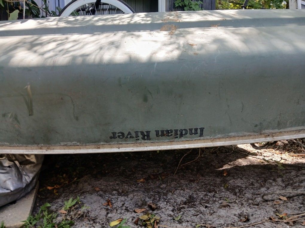 Indian River Flat Back Conew With Trolling Motor