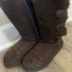 Women’s Brown Uggs 