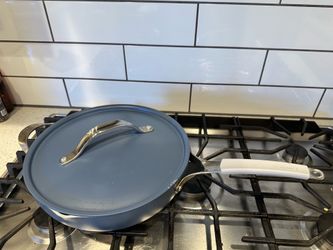 Ceramic coated frying pan with steamer