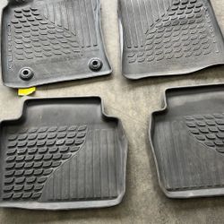 Tapetes Toyota Camry SE 2022/2023/2024