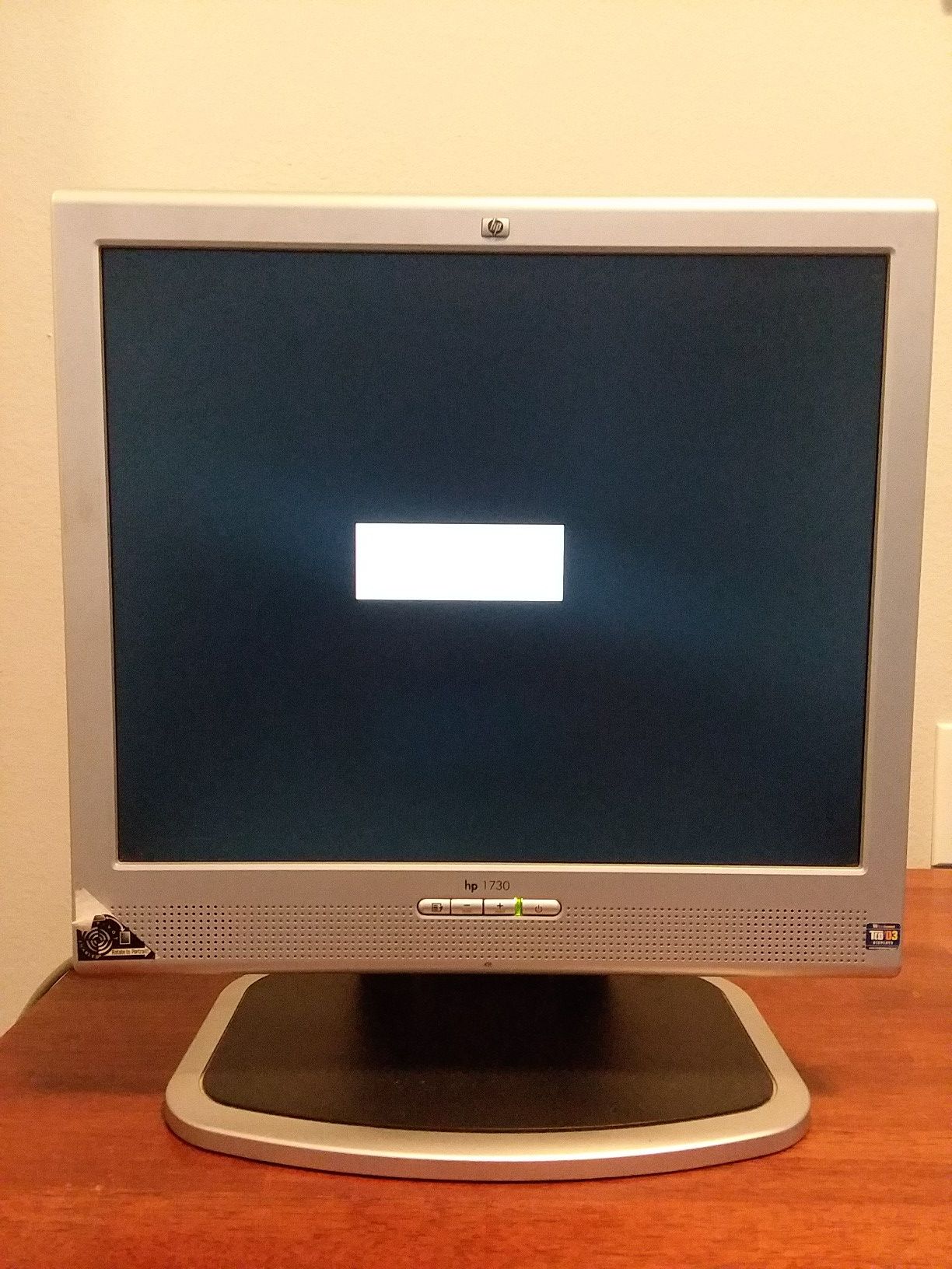 ROTATE SILVER HP 1730 17" LCD MONITOR WITH BUILT IN SPEAKERS