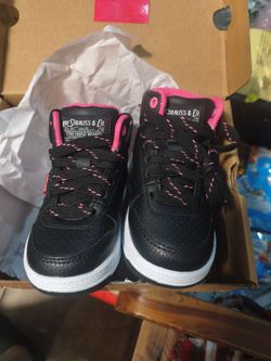 Girl shoes