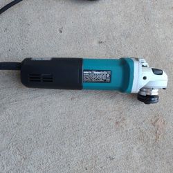 Makita Grinder 