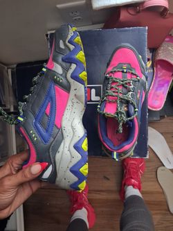 Size 9 , fila