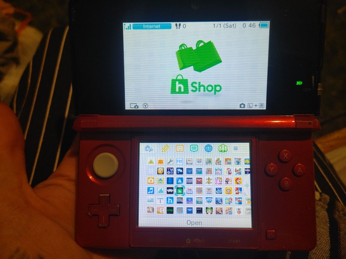 Nintendo 3DS (256GB SD, Hshop, Tons Of Preinstalled Games, Etc)
