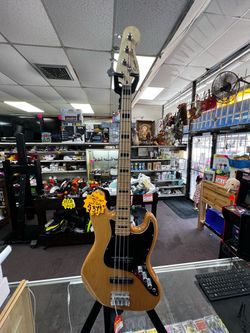 Squier Classic Vibe '70s Jazz Bass