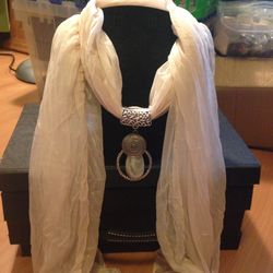 2 Scarves New