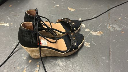 Sandals    Size  39