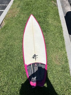 Surf Board  5’8