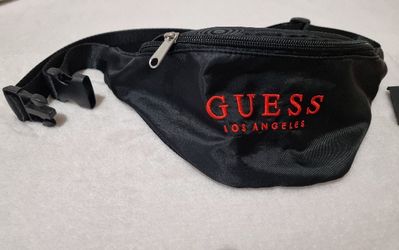 Guess Canguro Bag & Guess Belt