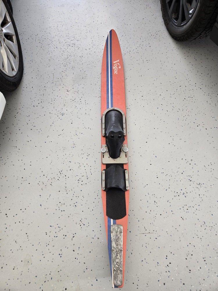 Vintage Vogue Slalom Ski