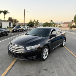 2013 Ford Taurus SEL Sedan 
