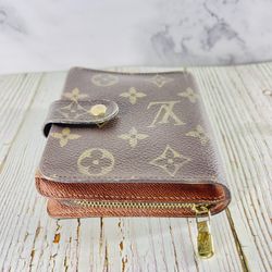 LOUIS VUITTON SNAP WALLET EXCELLENT 100 % AUTHENTIC  CONDITION 