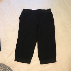 2b bebe Medium Capri Shorts