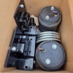 BARGAIN DEAL! New In Box • Air Lift LoadLifter 5000 Air Suspension Kit 57216