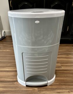 Dékor Plus Hands-Free Diaper Pail