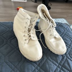 White boots (8)