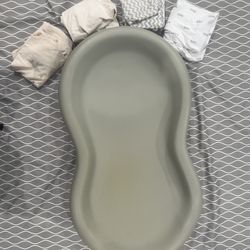 Keekaroo Peanut Changer