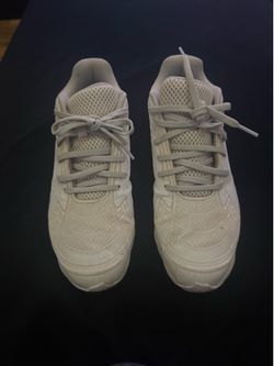 Women’s size 7 softball cleats