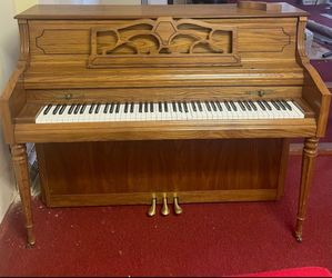 Samick SU243M Piano