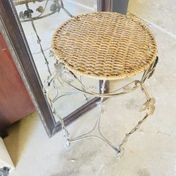 Wicker Plant Stand