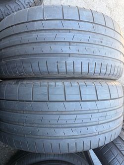 (2) 235/35ZR20 PAIR OF USED TIRES PIRELLI P ZERO 60% LIFE !!