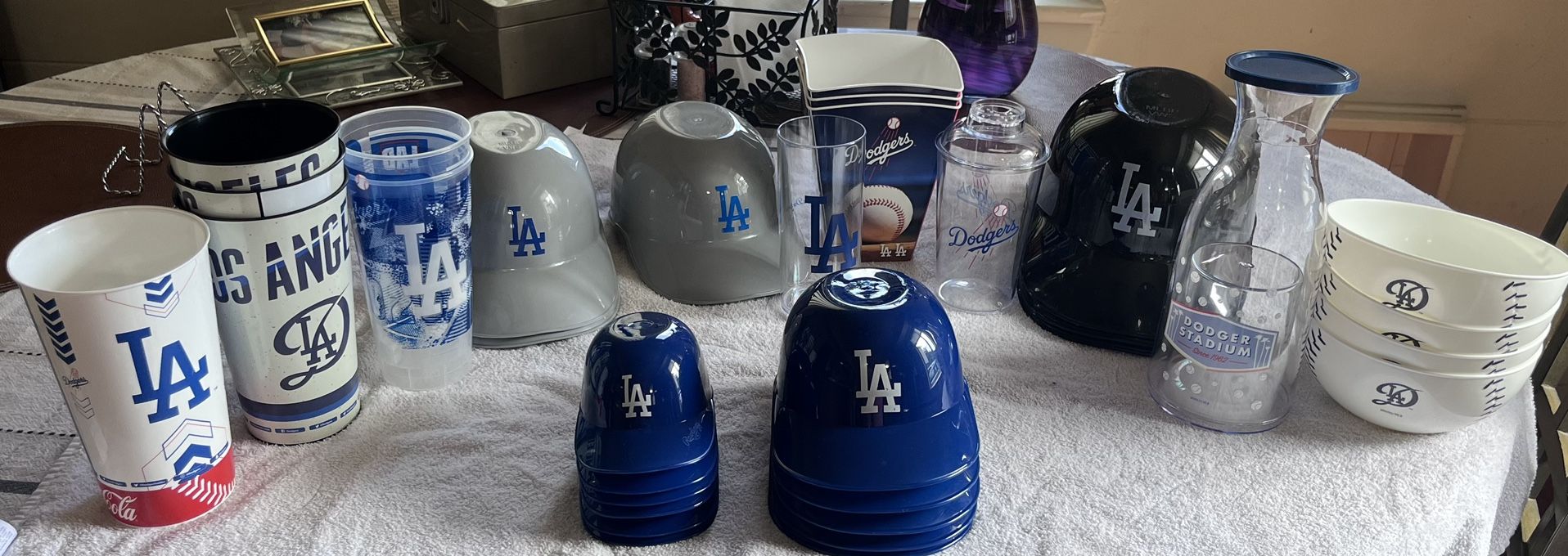 Los Angeles Dodgers party pack