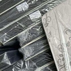 Deluxe Brand Twin Size set 