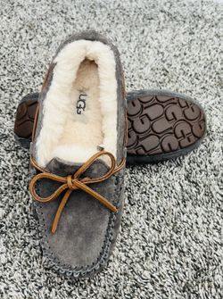 UGG