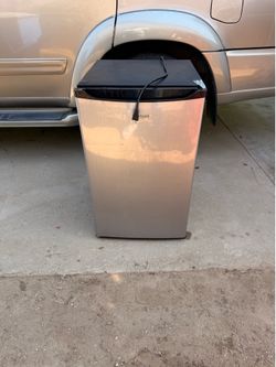 Mini fridge