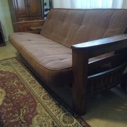 6 Foot Futon Couch 