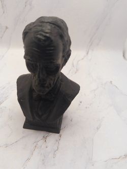 Lincoln Art Figurine 2 In Tall