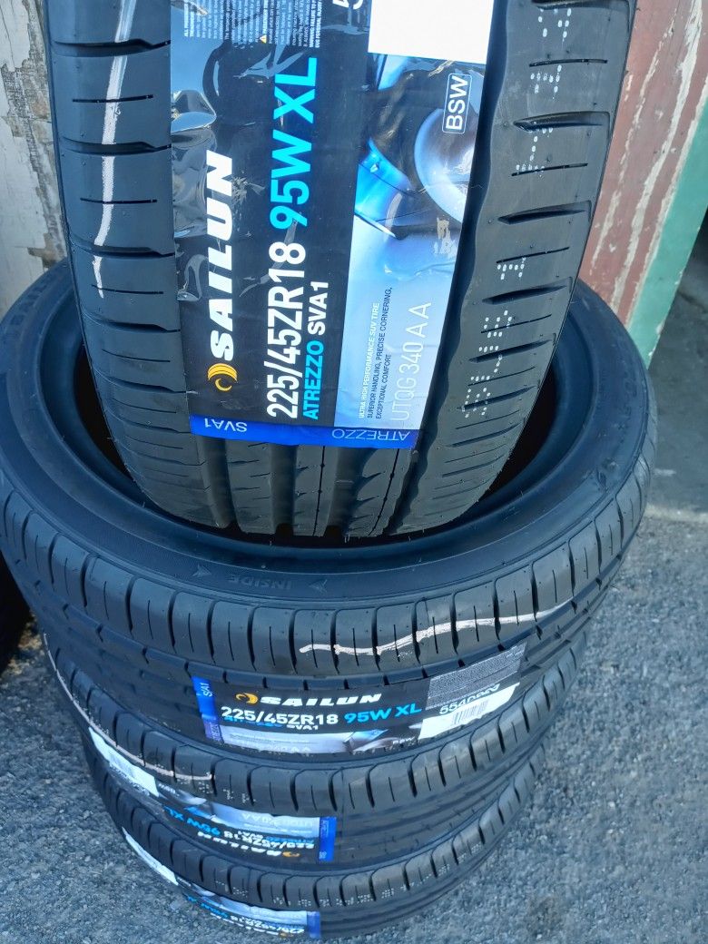 SAILUN ATREZZO P225/40R18. SET BRAIN NUW