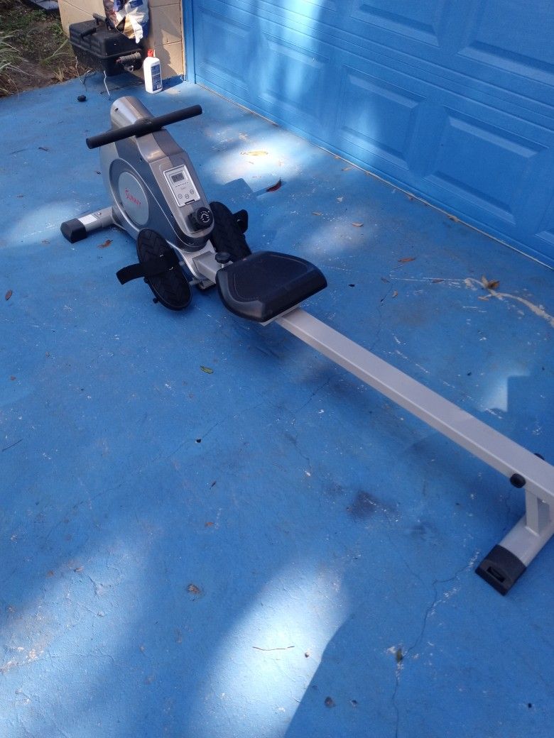 Sunny Rowing Machine