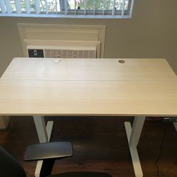 Desk height adjustable 
