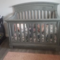 Oxford Baby- Richmond 4-in-1 Convertible Crib