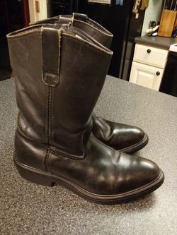 RED WING WORK BOOTS LOW HEEL LIKE NEW SIZE 8.5