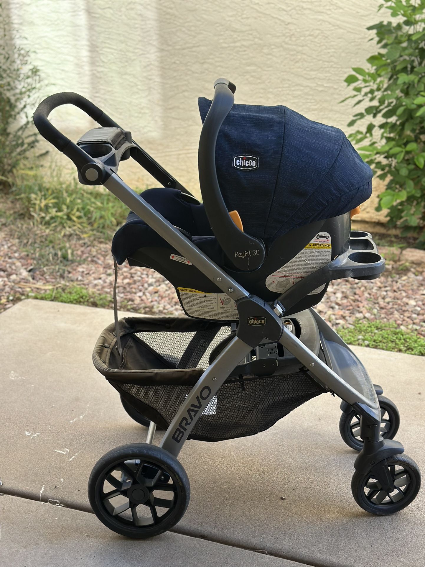 Chicco Bravo 3-in-1 Trio Travel System